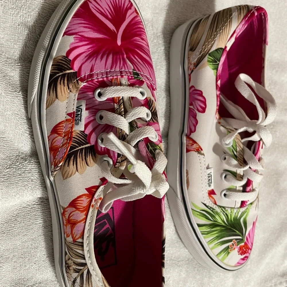 Vans - Picture 4 of 6
